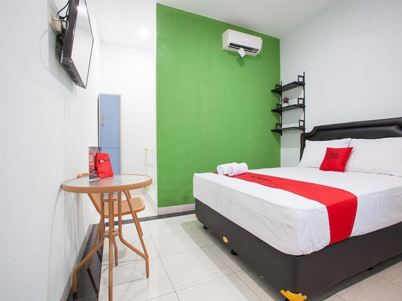 เรดดอร์ซ ชาเรียะห์ เนียร์ ดีบีแอล อารีนา 2 Hotel สุราบายา ภายนอก รูปภาพ